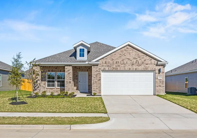 Photo 1 of Sale Pending at 1009 Park Oak Ln, Crowley, TX 76036 | MLS# 20980352 | Listing updated on 2026-08-04