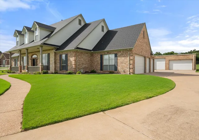 Photo 1 of Sale Pending at 6417 Gehrig Cir, Burleson, TX 76028 | MLS# 20980487 | Listing updated on 2026-07-17