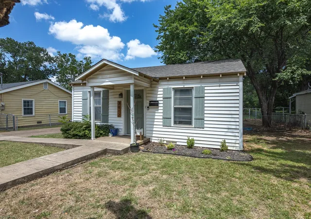 Homes for sale in Haltom City, TX | 3012 Gene Ln, Haltom City, TX 76117 | MLS# 20979475