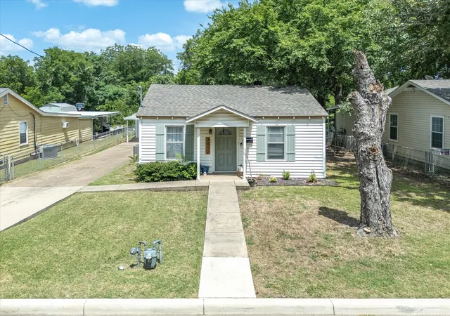 Homes for sale in Haltom City, TX | 3012 Gene Ln, Haltom City, TX 76117 | MLS# 20979475