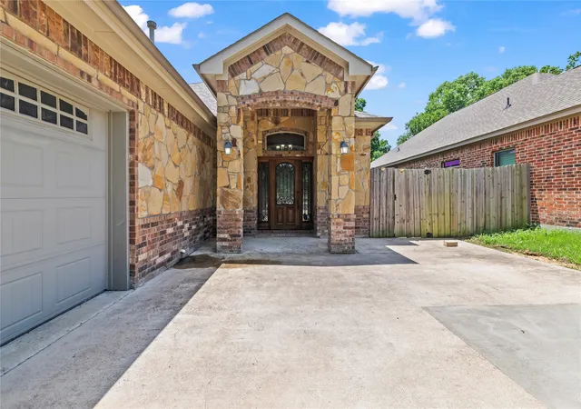Photo 2 of Sale Pending at 7806 Garner Rd, Rowlett, TX 75088 | MLS# 20982432 | Listing updated on 2026-08-27