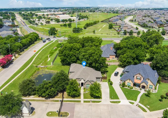 Photo 4 of Single family home for sale at 103 Water Garden Dr, Waxahachie, TX 75165 | MLS# 20982642 | Listing updated on 2026-08-17