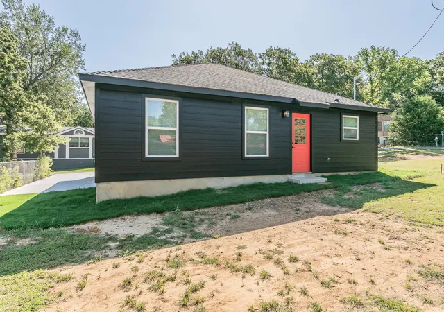 Homes for sale in Alvarado, TX | 105 Red Oak St, Alvarado, TX 76009 | MLS# 20984406