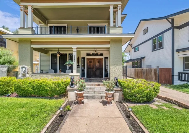 Photo 1 of Single family home for sale at 2215 Morrow Ave, Waco, TX 76707 | MLS# 20980538 | Listing updated on 2026-09-18