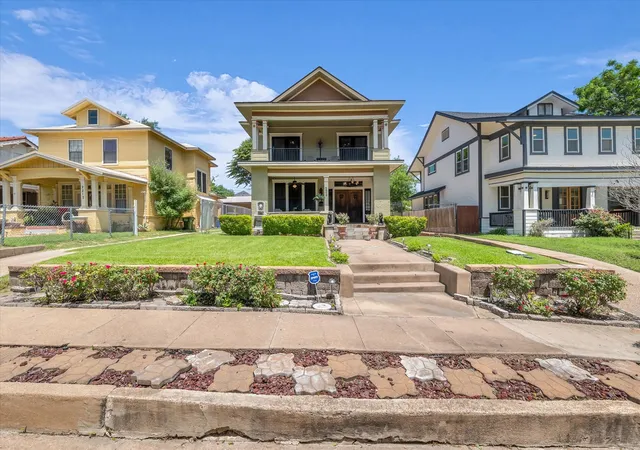 Photo 3 of Single family home for sale at 2215 Morrow Ave, Waco, TX 76707 | MLS# 20980538 | Listing updated on 2026-09-18