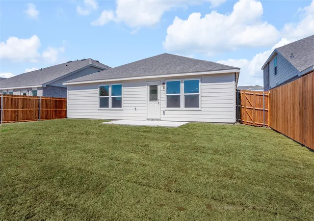 Photo 16 of Single family home for sale at 1061 Castroville Dr, Forney, TX 75126 | MLS# 20956814 | Listing updated on 2026-02-04