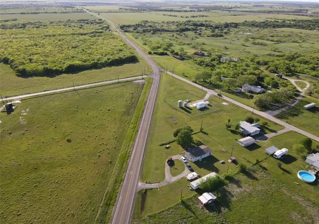 2nd image of 16531 Fm 455 E, Pilot Point, TX 76258 | MLS# 20986156