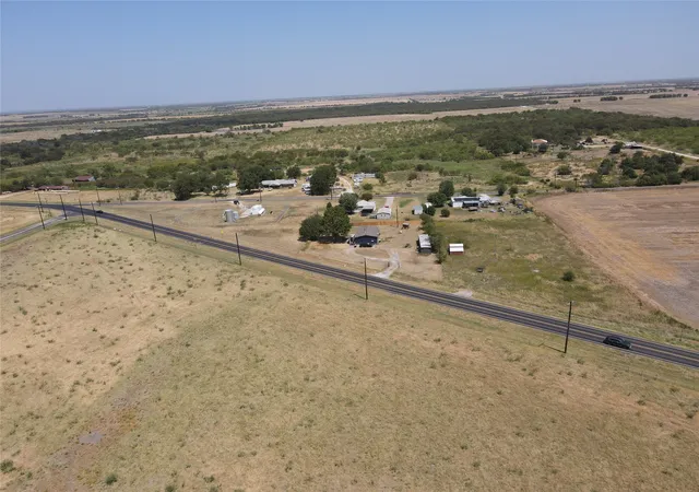 Photo 4 of Manufactured home for sale at 16531 Fm 455 E, Pilot Point, TX 76258 | MLS# 20986156 | Listing updated on 2026-08-21