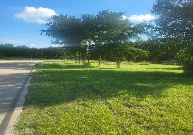 Photo 1 of Sale Pending at 4112 Vista Oak Dr, Royse City, TX 75189 | MLS# 20986450 | Listing updated on 2026-08-20