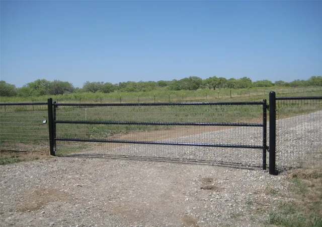 Photo 1 of Sale Pending at 980 Fm 455, Sanger, TX 76266 | MLS# 20987737 | Listing updated on 2026-10-03