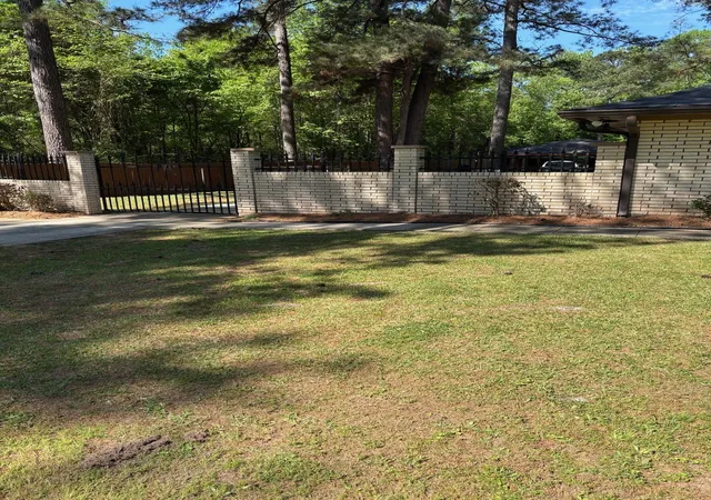 Photo 3 of Sale Pending at 7985 N Lakeshore Dr, Shreveport, LA 71107 | MLS# 20986845 | Listing updated on 2026-09-28