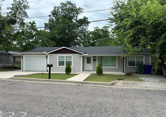 Photo 1 of Single family home for sale at 104 W South St, Whitesboro, TX 76273 | MLS# 20987874 | Listing updated on 2026-07-27