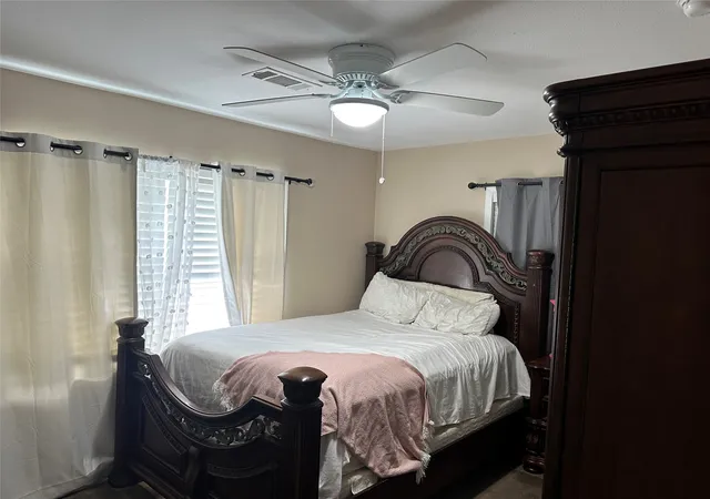 Photo 4 of Single family home for sale at 104 W South St, Whitesboro, TX 76273 | MLS# 20987874 | Listing updated on 2026-07-27