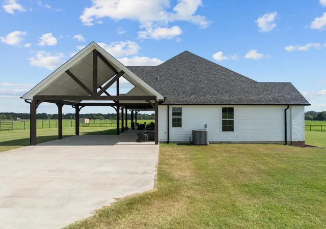 Photo 3 of Single family home for sale at 15152 County Road 426, Lindale, TX 75771 | MLS# 20986744 | Listing updated on 2026-08-03