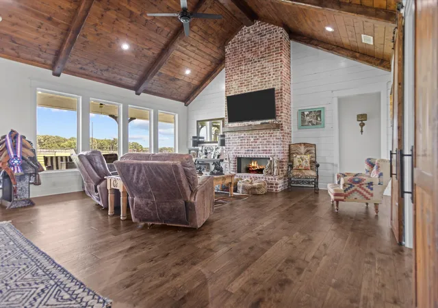 Photo 4 of Single family home for sale at 15152 County Road 426, Lindale, TX 75771 | MLS# 20986744 | Listing updated on 2026-08-03
