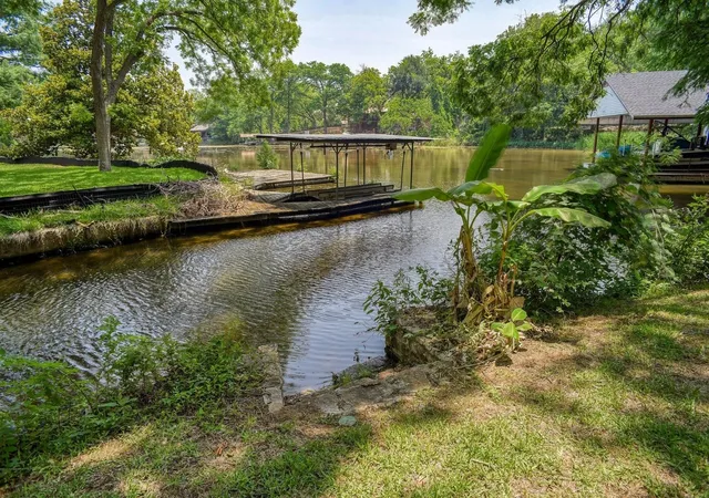 Photo 4 of Single family home for sale at 4703 Laguna Ln, Austin, TX 78746 | MLS# 20988775 | Listing updated on 2026-09-27