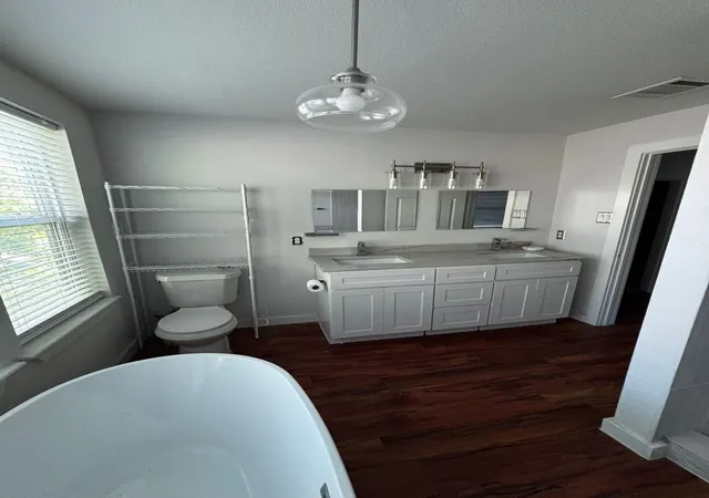 3rd image of 2505 May St, Fort Worth, TX 76110 | MLS# 20989672