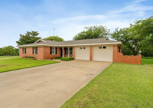 Homes for sale in Stephenville, TX | 1802 County Road 428, Stephenville, TX 76401 | MLS# 20990121
