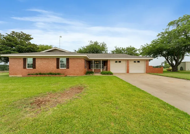 Homes for sale in Stephenville, TX | 1802 County Road 428, Stephenville, TX 76401 | MLS# 20990121