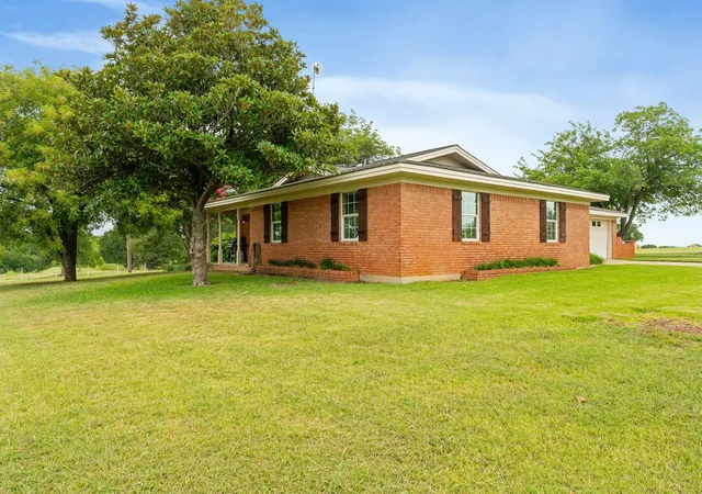 Homes for sale in Stephenville, TX | 1802 County Road 428, Stephenville, TX 76401 | MLS# 20990121