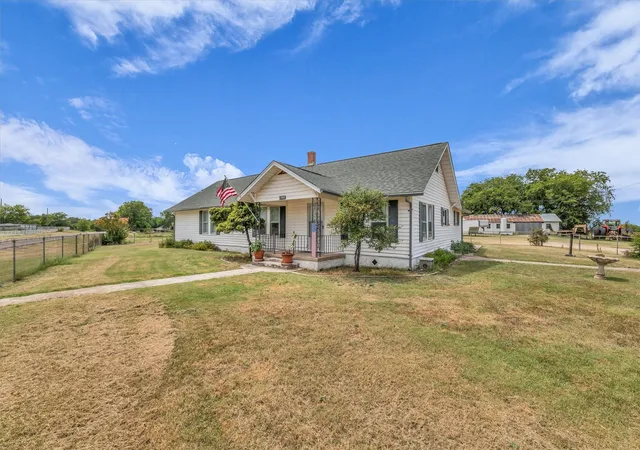 Photo 3 of House for sale at 15288 Old China Spring Rd, China Spring, TX 76633 | MLS# 20991174 | Listing updated on 2026-08-22