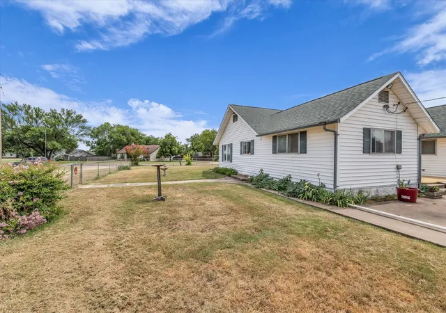 Photo 4 of House for sale at 15288 Old China Spring Rd, China Spring, TX 76633 | MLS# 20991174 | Listing updated on 2026-08-22