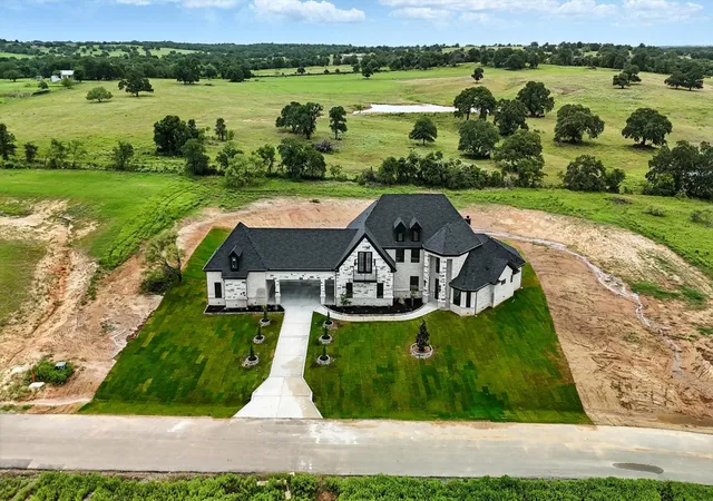 Photo 3 of Single family home for sale at 5005 Glenoaks Ct, Weatherford, TX 76088 | MLS# 20993258 | Listing updated on 2026-08-27
