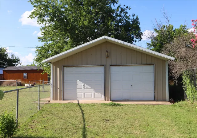 Homes for sale in Ranger, TX | 1223 Meadowbrook St, Ranger, TX 76470 | MLS# 20994414
