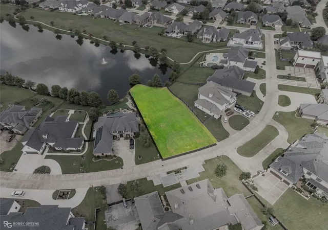Photo 1 of Sale Pending at 7926 Batture Dr, Shreveport, LA 71115 | MLS# 20993362 | Listing updated on 2026-09-23