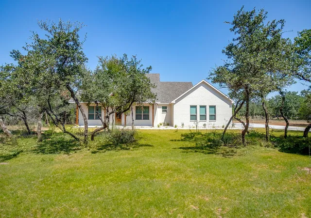 Photo 1 of Sale Pending at 3347 N Lakeview Dr, Palo Pinto, TX 76484 | MLS# 20995663 | Listing updated on 2026-07-17