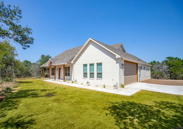 Photo 3 of Sale Pending at 3347 N Lakeview Dr, Palo Pinto, TX 76484 | MLS# 20995663 | Listing updated on 2026-07-17