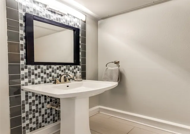 4th image of 3320 Camp Bowie Blvd, Fort Worth, TX 76107