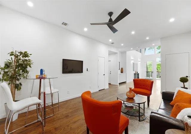 Photo 4 of Single family home for sale at 3110 W Jefferson Blvd, Dallas, TX 75211 | MLS# 20995870 | Listing updated on 2026-10-06