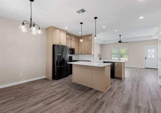 Photo 1 of Single family home for sale at 522 League, Sulphur Springs, TX 75482 | MLS# 20988115 | Listing updated on 2026-10-01