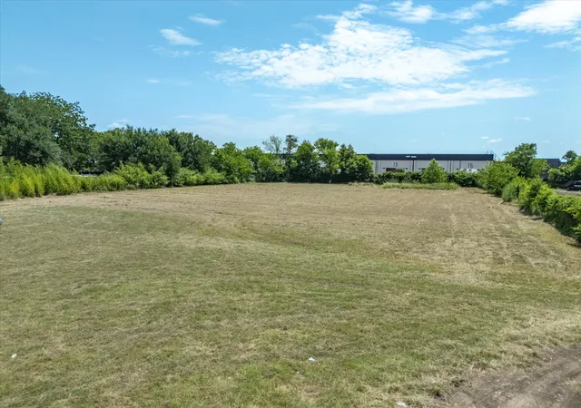 Photo 4 of Sale Pending at 2600 Hullette Ave, Lancaster, TX 75134 | MLS# 20998347 | Listing updated on 2026-07-16