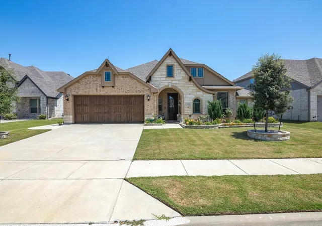 2nd image of 1104 Canterbury Ln, Forney, TX 75126 | MLS# 20998926