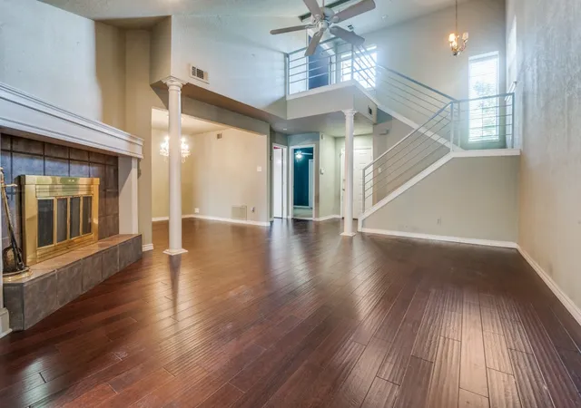 1st image of 107 Brentwood Ct, Irving, TX 75061 | MLS# 20999468