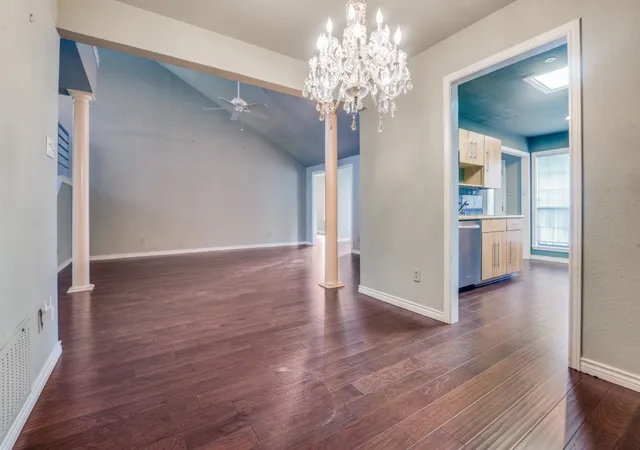 Photo 4 of Townhouse for sale at 107 Brentwood Ct, Irving, TX 75061 | MLS# 20999468 | Listing updated on 2026-08-05