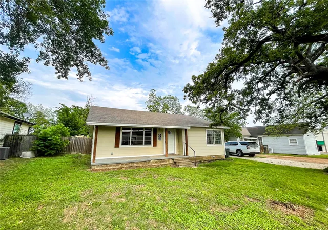 Homes for sale in Franklin, TX | 407 Bremond St, Franklin, TX 77856 | MLS# 20911431