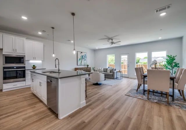 Photo 3 of Townhouse for sale at 5613 Woodlands Dr, The Colony, TX 75056 | MLS# 21001650 | Listing updated on 2026-09-03