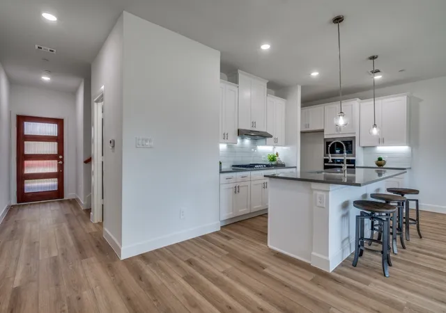 Photo 3 of Townhouse for sale at 5613 Woodlands Dr, The Colony, TX 75056 | MLS# 21001650 | Listing updated on 2026-09-03