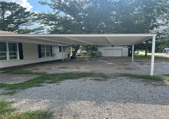 Homes for sale in Jacksboro, TX | 202 S 7Th St, Jacksboro, TX 76458 | MLS# 21001894