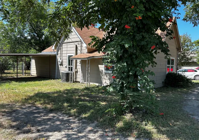 Homes for sale in Stephenville, TX | 910 W Long St, Stephenville, TX 76401 | MLS# 20989864