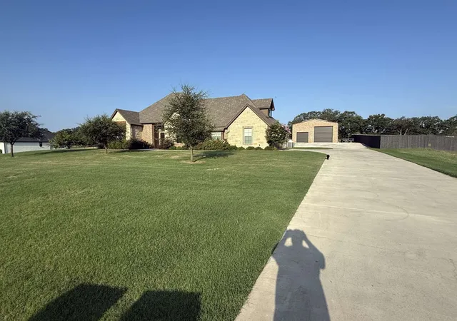 Photo 3 of Single family home for sale at 125 Lucky Ridge Ln, Boyd, TX 76023 | MLS# 21003063 | Listing updated on 2026-07-10
