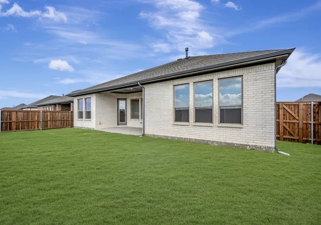 Photo 3 of Sale Pending at 741 Shinnery Oak Way, Waxahachie, TX 75165 | MLS# 21004237 | Listing updated on 2026-10-04