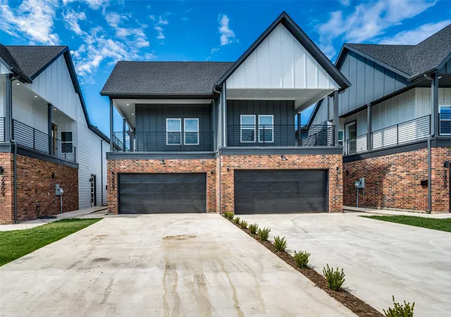 Photo 1 of Sale Pending at 2405 Jeffries St, Dallas, TX 75215 | MLS# 21004729 | Listing updated on 2026-08-22