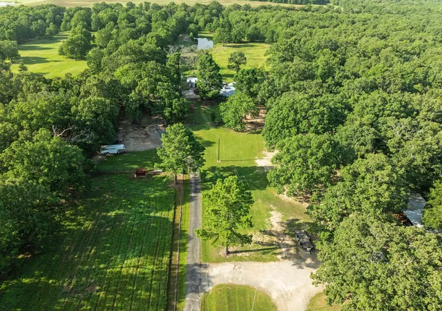 Homes for sale in Blossom, TX | 10510 Us Hwy 82 E, Blossom, TX 75416 | MLS# 21004957