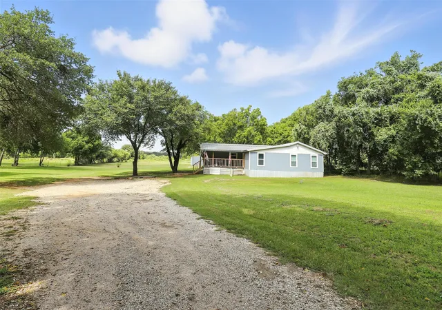 Photo 3 of Sale Pending at 5701 County Road 605b, Burleson, TX 76028 | MLS# 21002314 | Listing updated on 2026-07-24