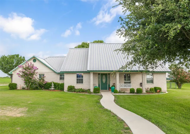 Homes for sale in De Leon, TX | 8430 Hwy 16, De Leon, TX 76444 | MLS# 21000807