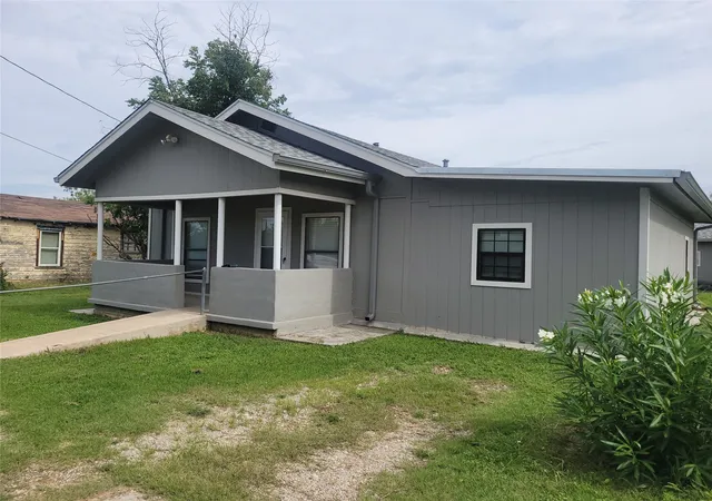 1st image of 1009 W Mesquite St, Coleman, TX 76834 | MLS# 21000553